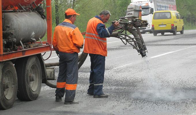 Керівник Держагентства автомобільних доріг ознайомився з відновленням інфраструктури Луганщини