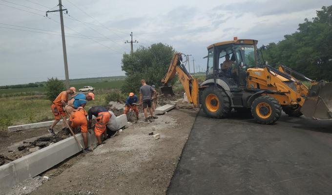 Здійснення ремонтних робіт на автомобільних дорогах Троїцького району