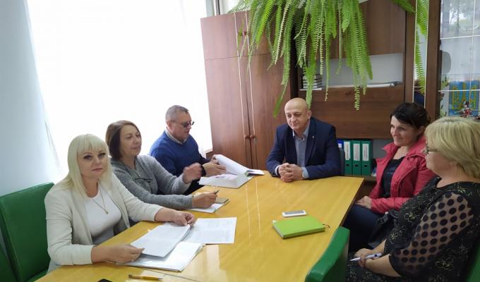 У Троїцькій райдержадміністрації відбулась нарада щодо використання субвенції з державного бюджету на придбання житла для дітей-сиріт, дітей, позбавлених батьківського піклування та осіб з їх числа