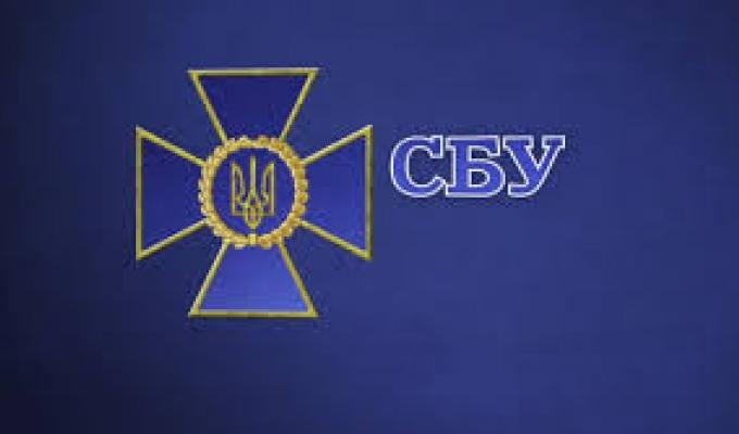 Намагаються вербувати і вимагають «данину». Українські заробітчани скаржаться СБУ на дії російських ефесбешників