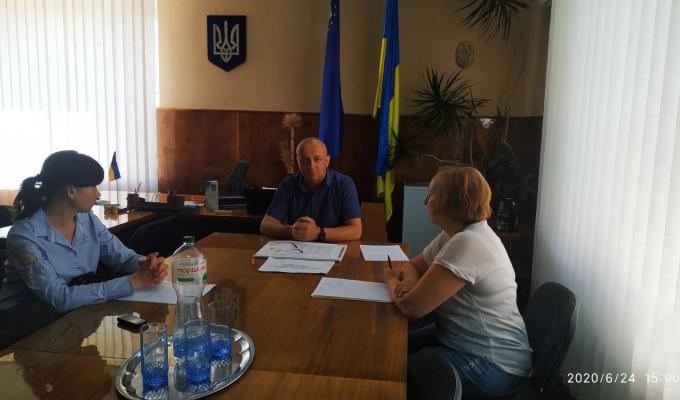 Голова Троїцької райдержадміністрації провів нараду з питання функціонування інфекційного відділення в умовах захворювання на гостру респіраторну хворобу COVID-19