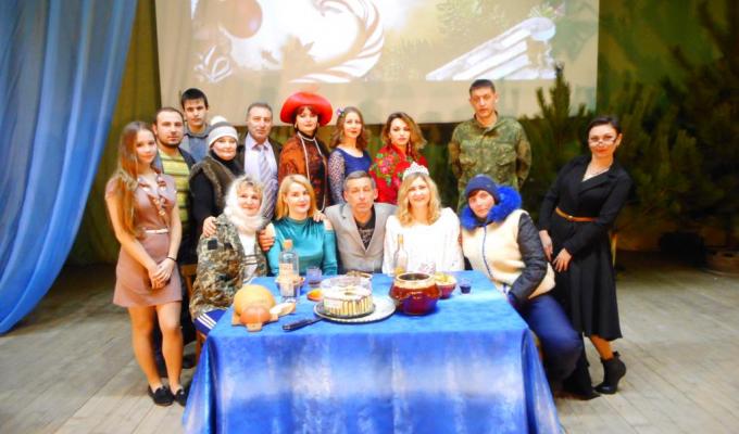 Відбулася Новорічна вистава «За двома зайцями»