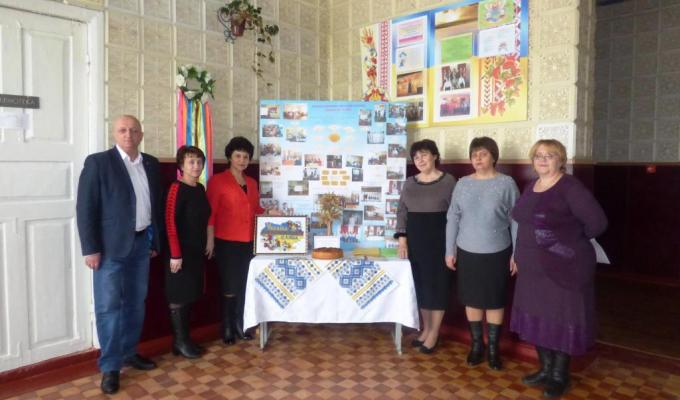 У Покровській ЗОШ презентували виставку творчості та літератури
