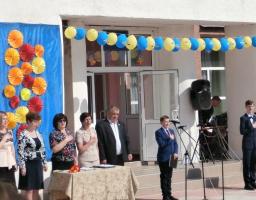 У районі пройшли урочистості з нагоди останнього дзвоника.
