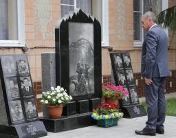 Юрій Гарбуз на Старобільщині вшанував пам'ять загиблих прикордонників