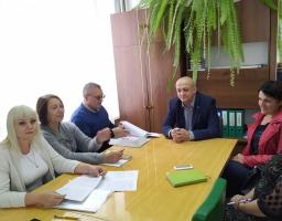 У Троїцькій райдержадміністрації відбулась нарада щодо використання субвенції з державного бюджету на придбання житла для дітей-сиріт, дітей, позбавлених батьківського піклування та осіб з їх числа