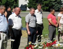 У районі пройшли жалобні заходи з нагоди Дня скорботи і  вшанування пам'яті  жертв війни в Україні