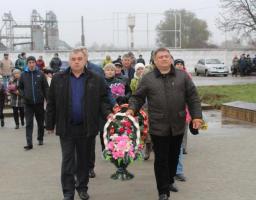 Відбулося покладання до Меморіалу загиблим воїнам з нагоди Дня визволення України від фашистських загарбників