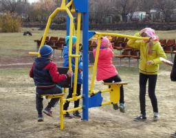У селі Вівчарове установили спортивний майданчик