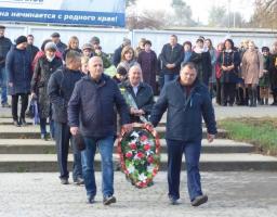 Відбулося покладання до Меморіалу загиблим воїнам з нагоди Дня визволення України від фашистських загарбників