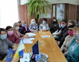 ДО ДНЯ РОДИНИ ПРОВЕДЕНО «КРУГЛИЙ СТІЛ» З БАТЬКАМИ-ВИХОВАТЕЛЯМИ, ПРИЙОМНИМИ БАТЬКАМИ ТА ПАТРОНАТНИМИ ВИХОВАТЕЛЯМИ